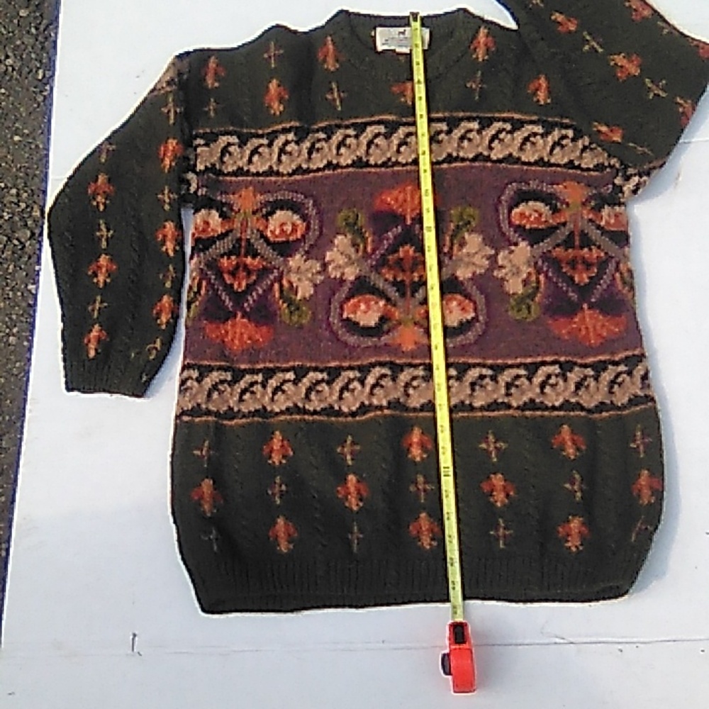 Peruvian Connection sweater. - Picture 9 of 17